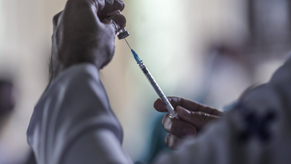 Anticovid vaccination open to all public is expected to start in a month