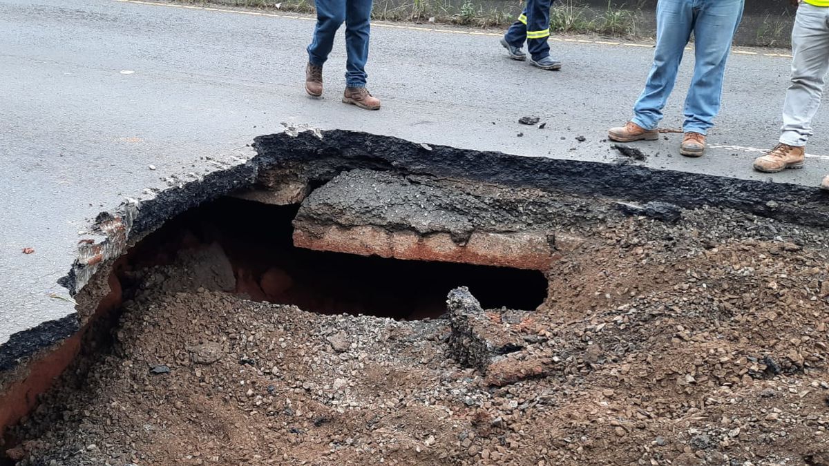 Four lanes of the Pan-American highway in Loma Cová will be closed starting at 9:00 pm