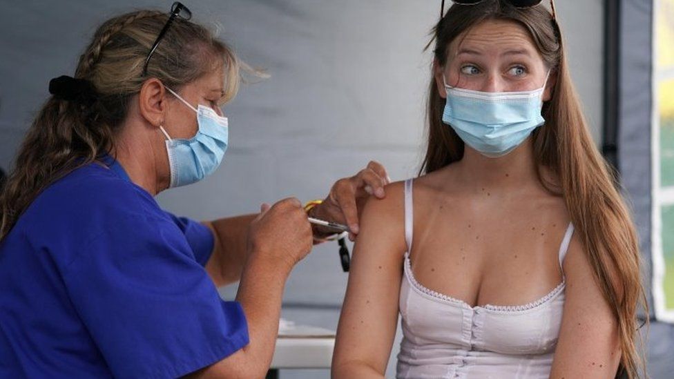 Covid-19: Four in five UK over-16s fully vaccinated and sex infections fall during pandemic