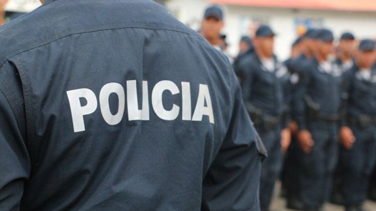 Authorities investigate the case of a Policeman found dead in Cerro Azul