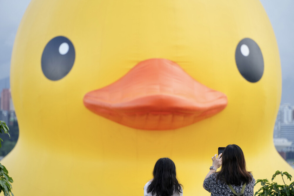Rubber Duck Farewell: Exhibition Ends in Hong Kong