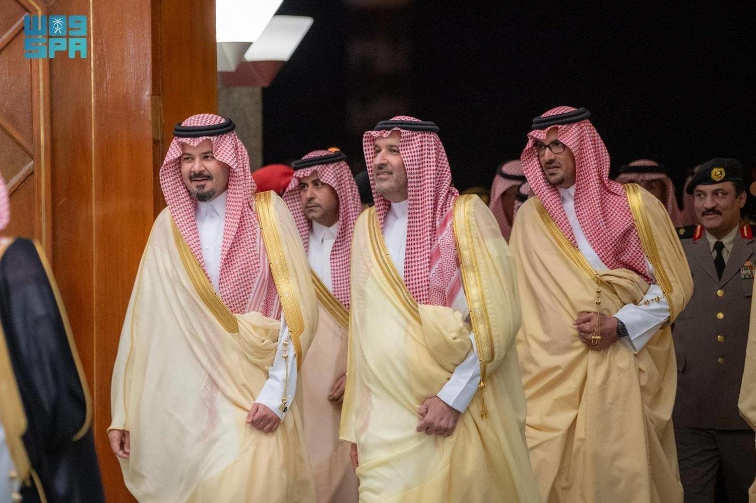 Emir Prince Salman bin Sultan Arrives in Madinah to Begin His Duties