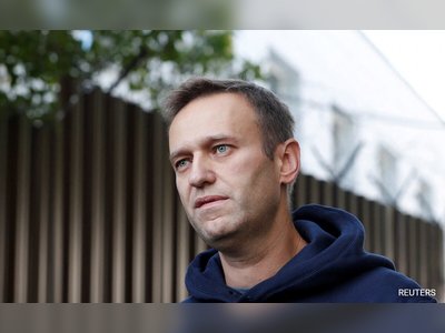 Alexei Navalny's mother demands Putin return son's body