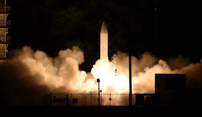 US Air Force Successfully Tests Air-Launched Hypersonic Weapon: Global Arms Race Intensifies