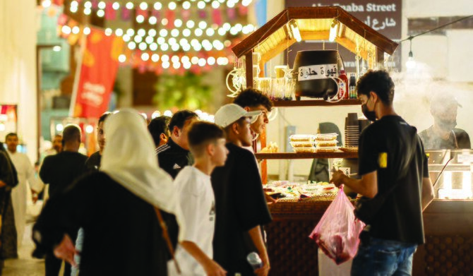 Ramadan Business Boom: Thousands Flock to Jeddah's Al-Balad District for Local Snacks and Specialties