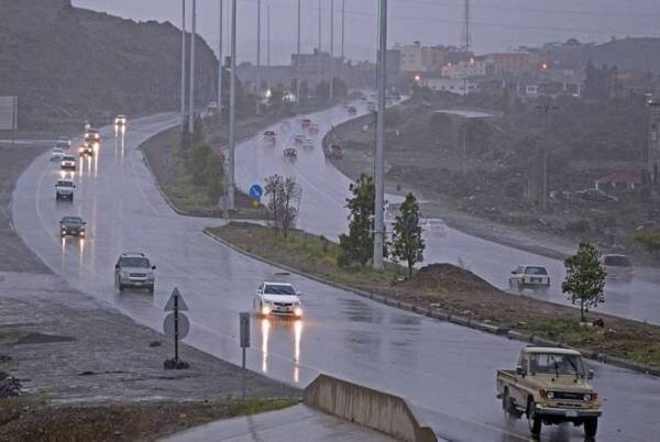 Saudi Civil Defense Warns Public of Thunderstorms, Urges Caution and Evacuation from Flood-Prone Areas