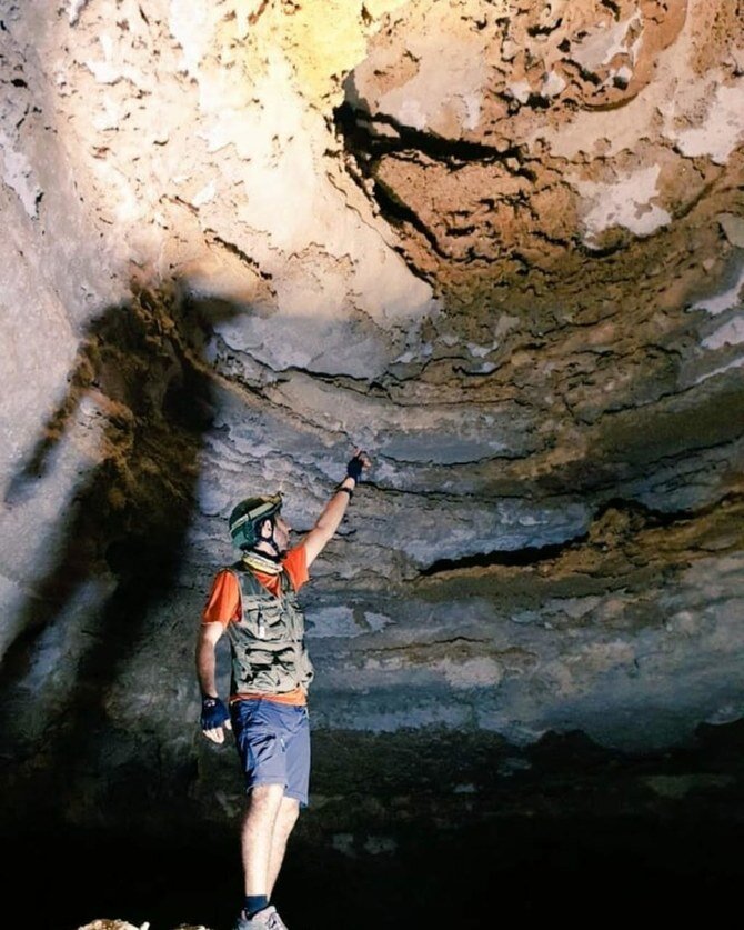 اكتشاف الكنوز المخفية في المملكة العربية السعودية: أكثر من 300 كهف و عجائب جيولوجية