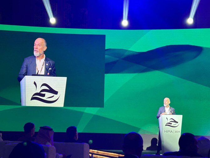 Saudi Arabia's Rewilding Initiatives: Restoring Biodiversity and Native Species in the Kingdom