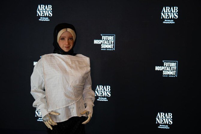 Desdemona, the Singer Robot: A Surprising Cristiano Ronaldo Fan and AI's Best Friend