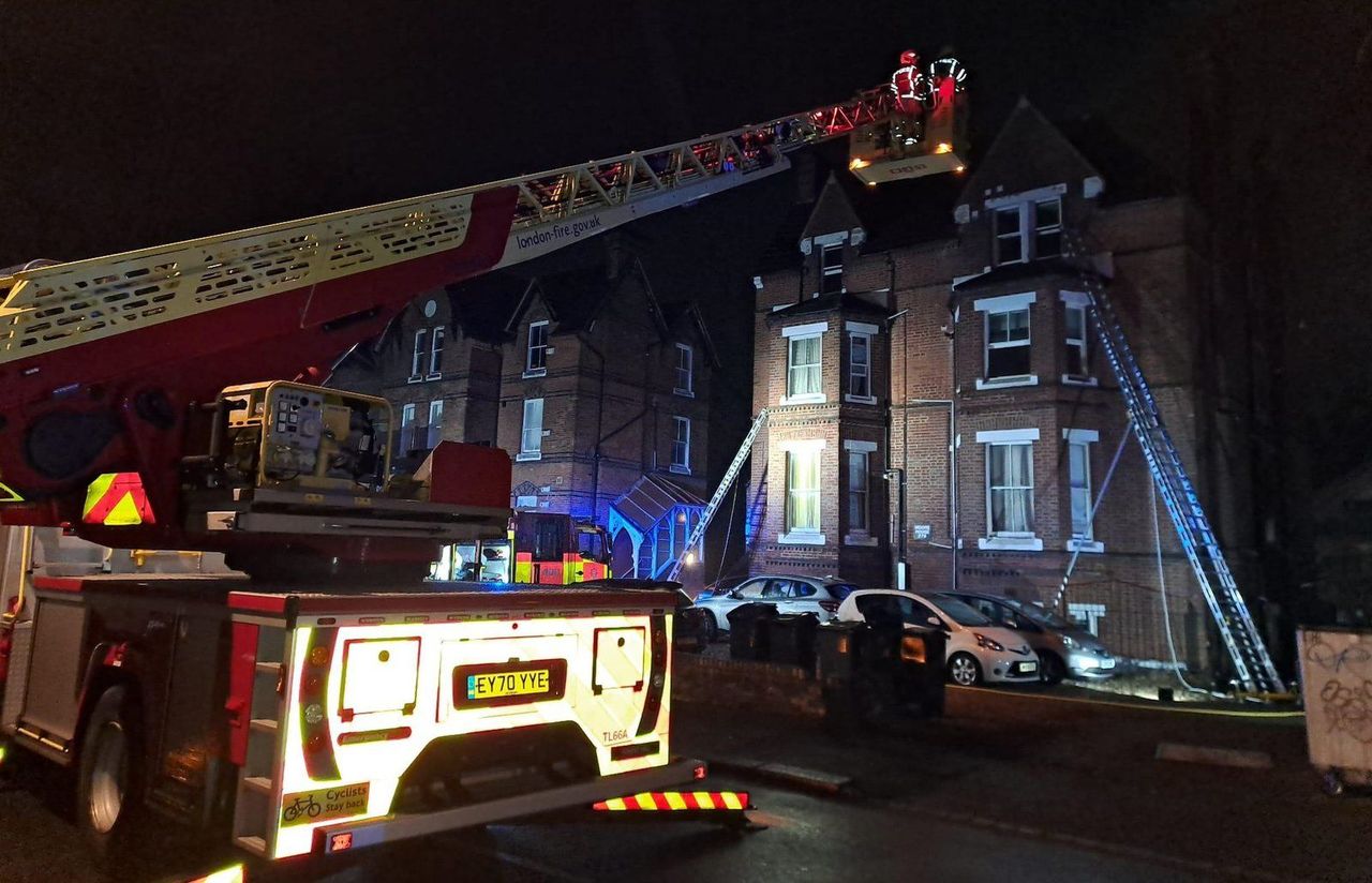 Major Fire in South London Resolved as Ten Individuals Rescued