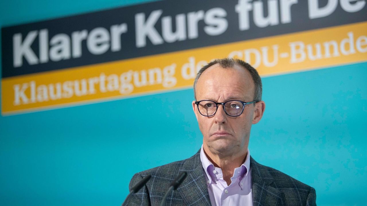 Friedrich Merz steht vor Herausforderungen, da die deutsche Wahl naht.