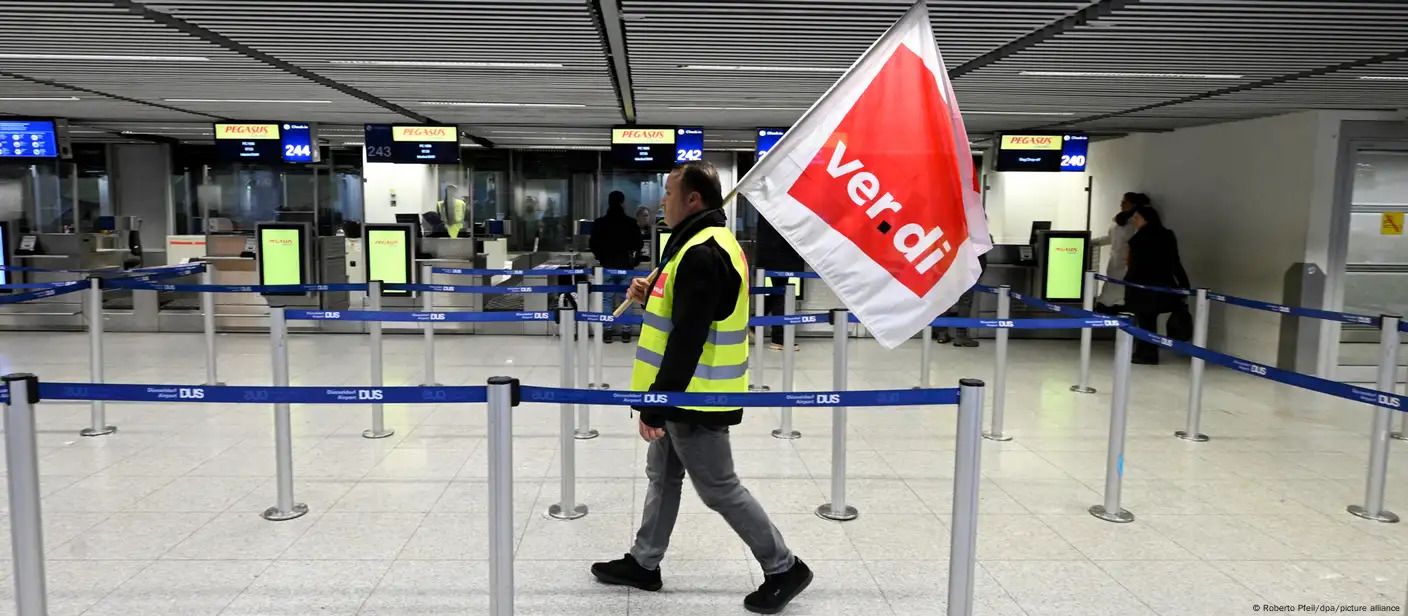 Verdi Calls for Warning Strikes at Major NRW Airports