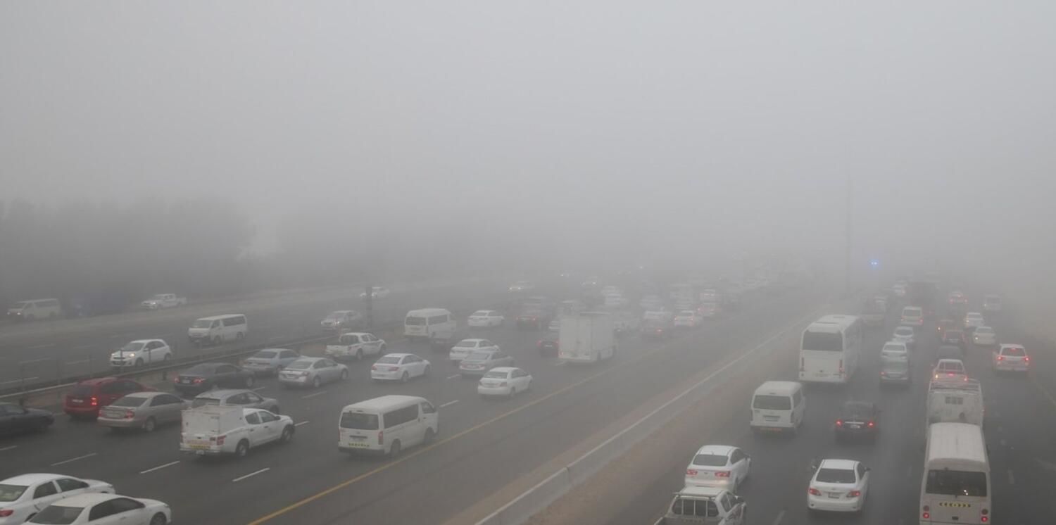 إصدار تنبيه للضباب في أبوظبي مع ارتفاع نسبة الرطوبة
