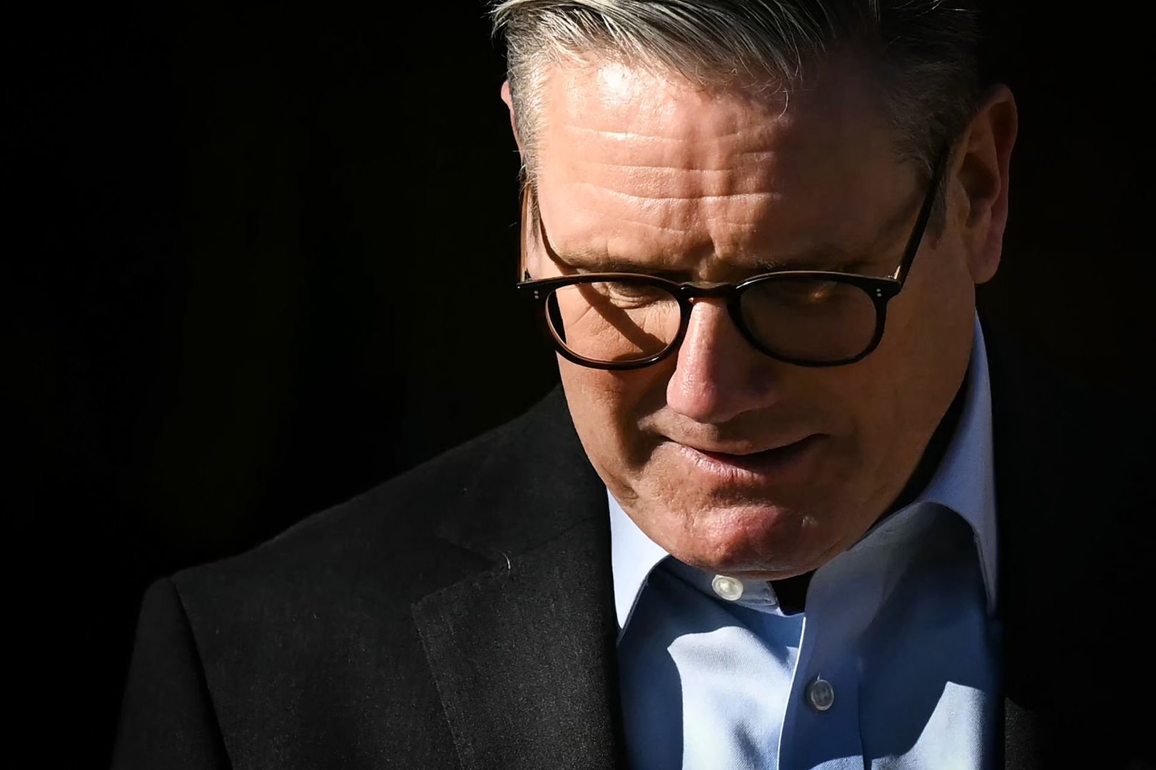 The Political Consequences of Brexit: The Impact of Trump's Trade Changes and Farage's Ascendancy on Starmer