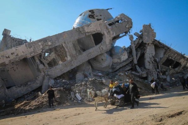 Trump Suggests U.S. 'Takeover' of Gaza, Prompting Global Concerns