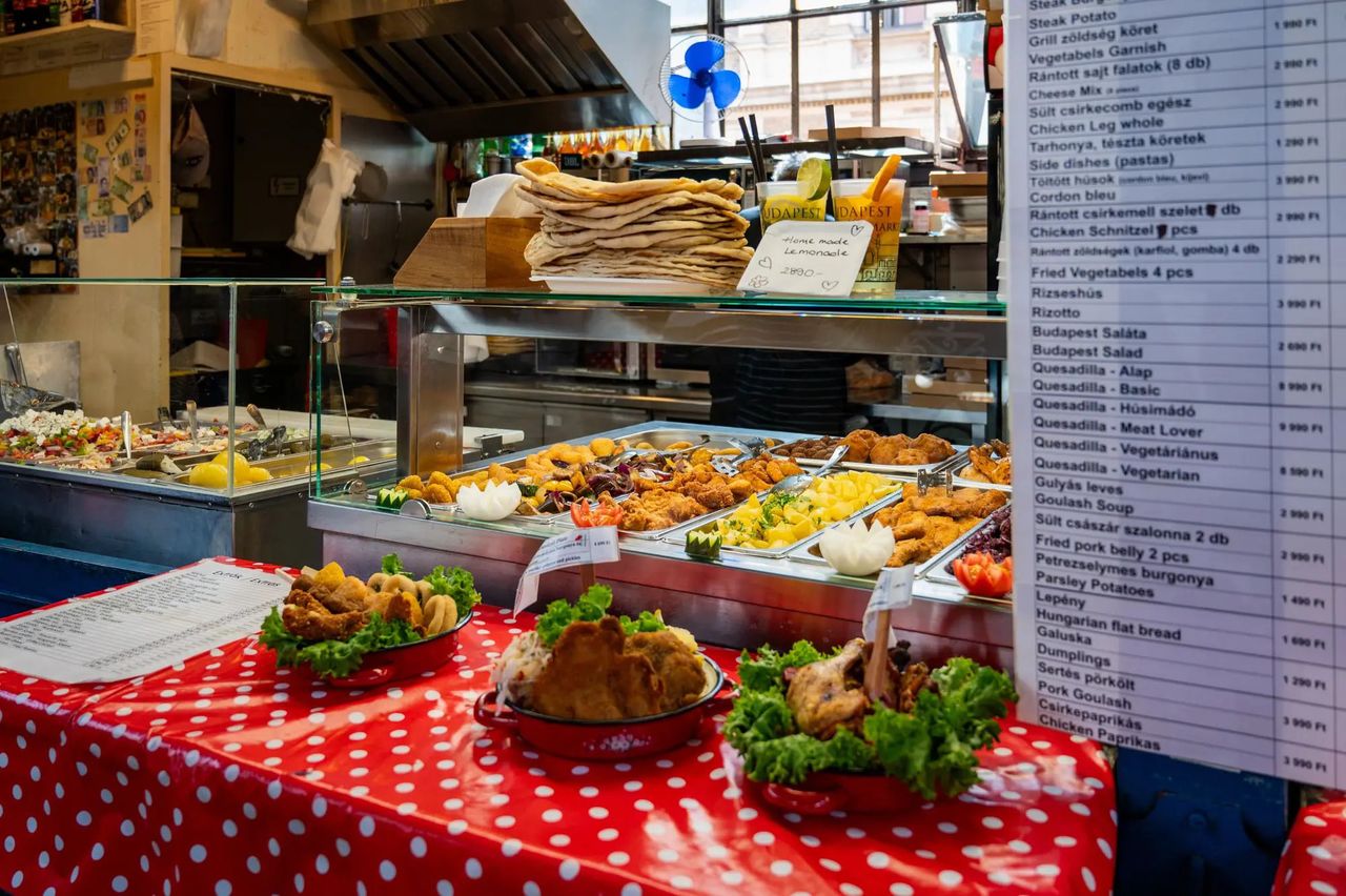 Health Authorities Shut Down Two Chinese Buffets in Budapest Following Food Poisoning Reports