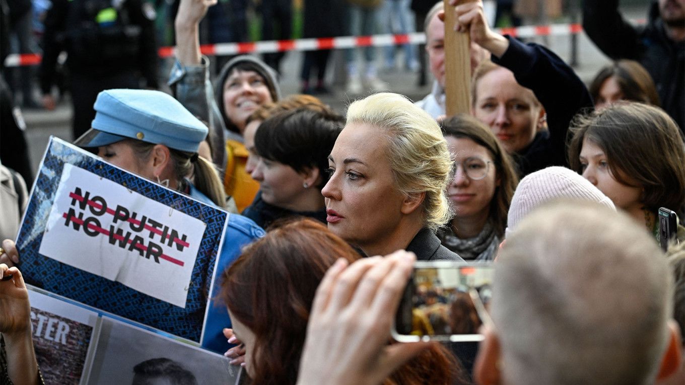 Demonstration in Berlin Against Putin's Regime: A Call from Alexei Navalny's Widow