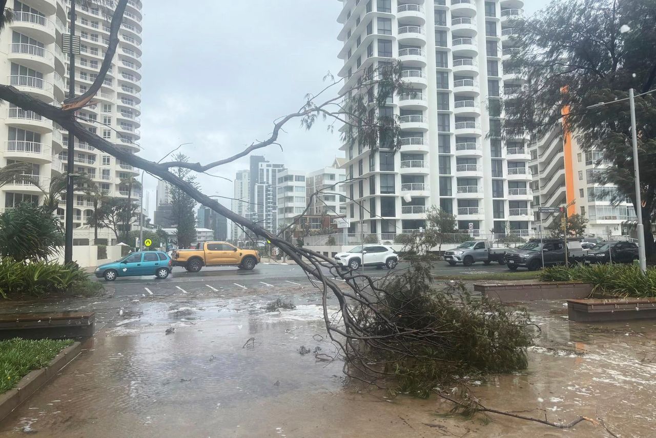 Ex-Cyclone Alfred Causes Widespread Disruption as Power Outages Affect Over 277,000 Homes