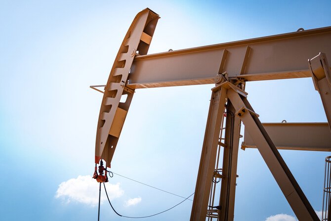 Oil Prices Decline Amid Global Tariff Concerns and Rising OPEC+ Output