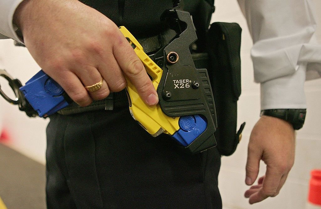 UK Prison Officers Demand Electric Stun Guns Amid Safety Concerns