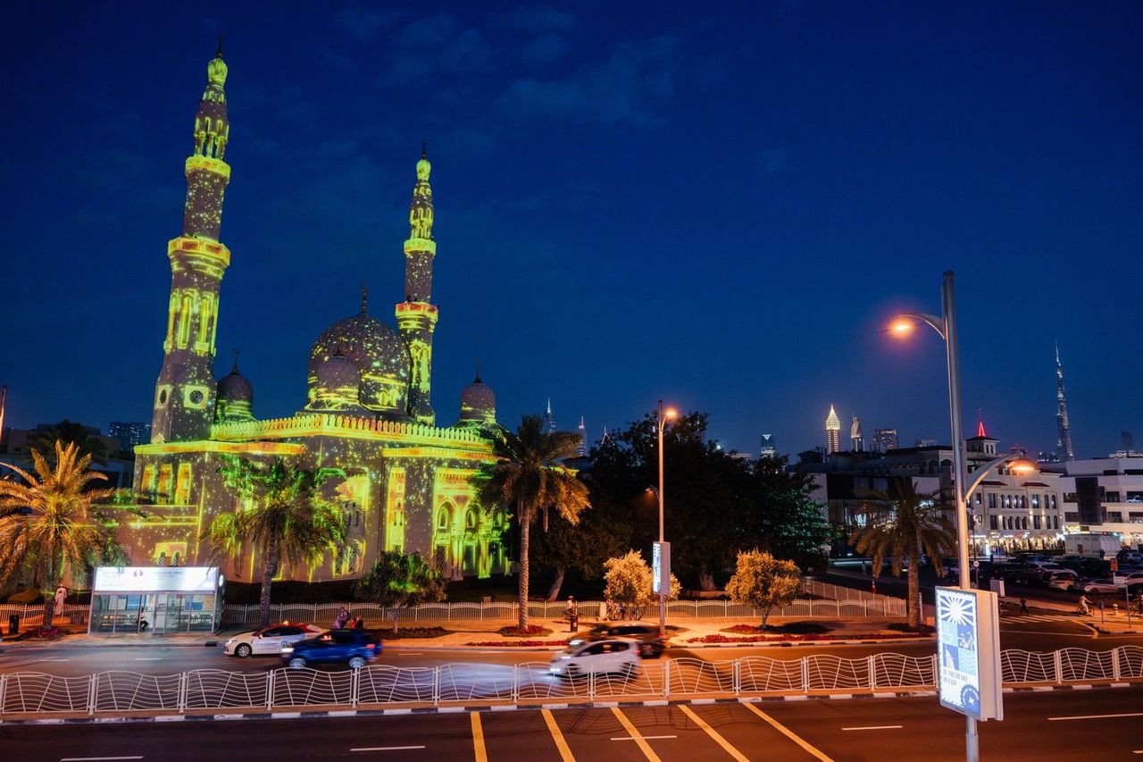 الشيخ حمدان يطلق حملة الأحياء الإماراتية في دبي