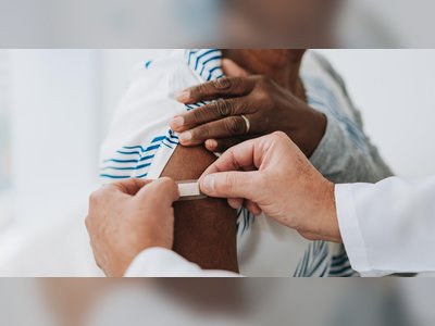 U.S. Health Secretary Ends Select COVID-19 Vaccine Recommendations