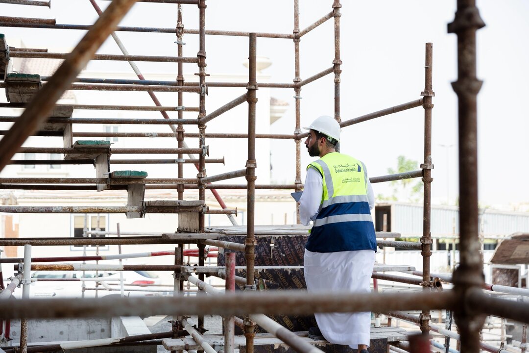 Dubai Suspends Two Engineering Firms for Violating Regulations