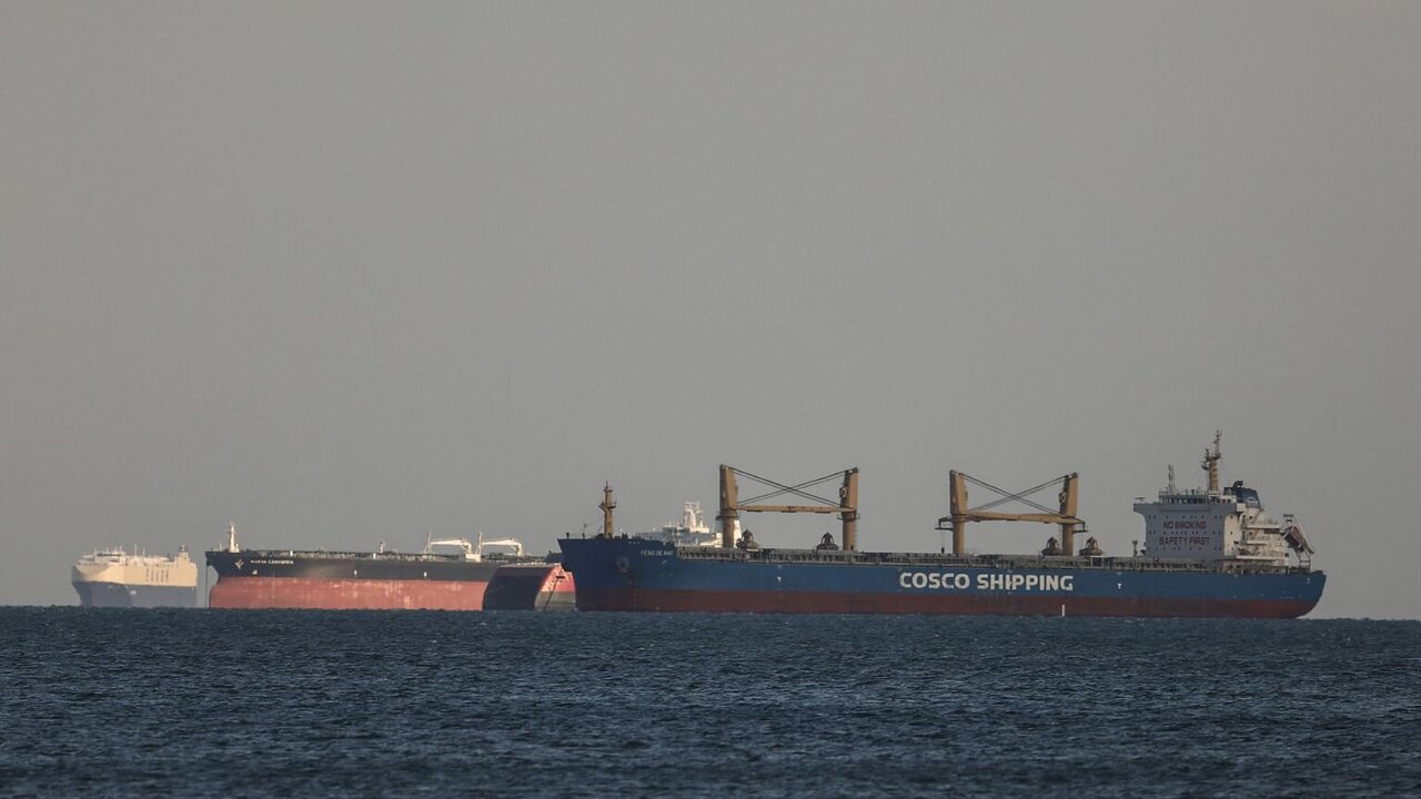 Oil Drilling Ship Capsizes in Egypt’s Gulf of Suez