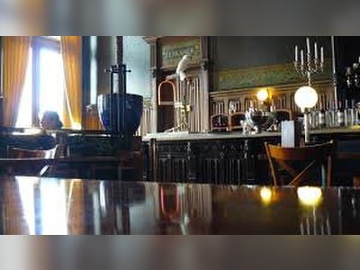 Grand Café 1e Klas Appeals Eviction Over €800,000 in Unpaid Rent