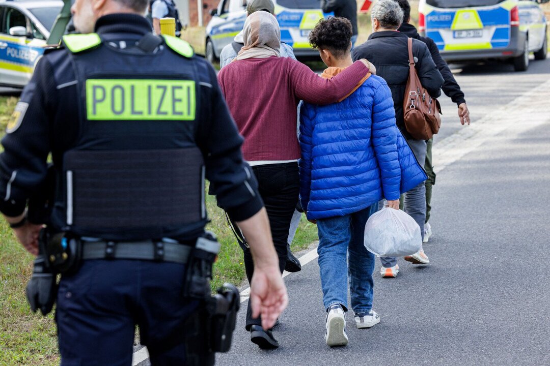 Germany and Poland Seek to Ease Border Check Disputes