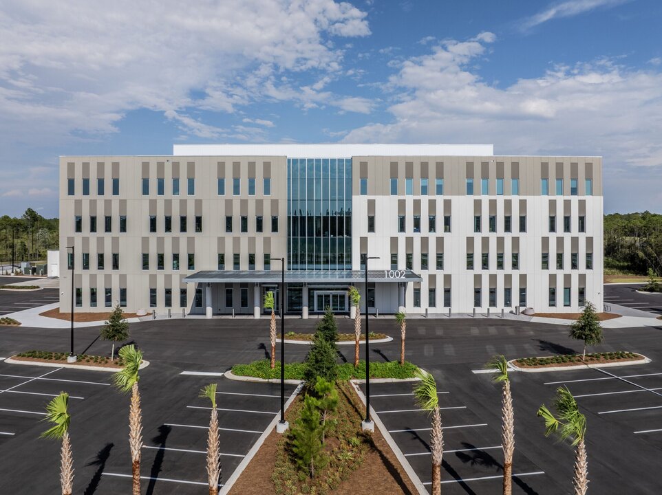 HCA Florida Gulf Coast Hospital Unveils Robotic Arm for Spinal Surgeries