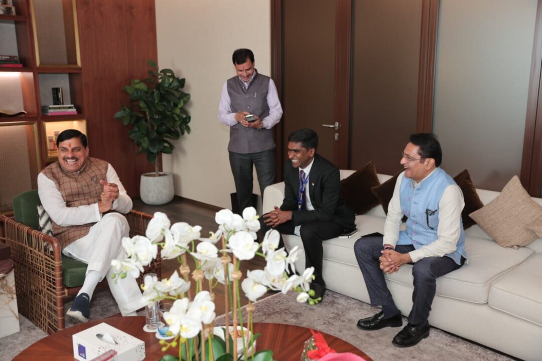 MP Chief Minister Engages Indian Business Delegation in Dubai