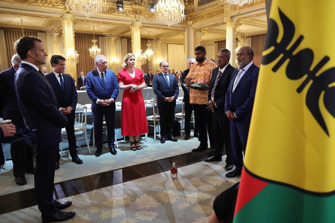 France Signs Agreement Defining 'State of New Caledonia'