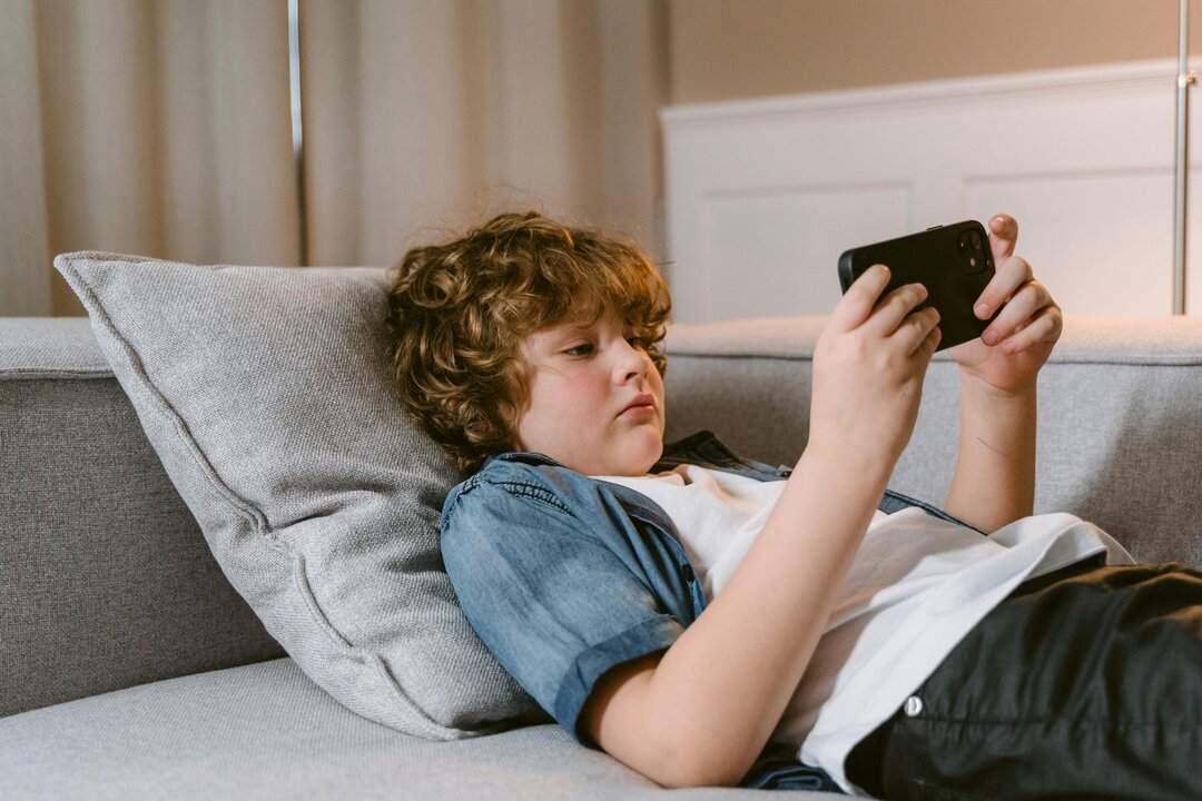 France Expands Online Protections for Minors with New App Trial