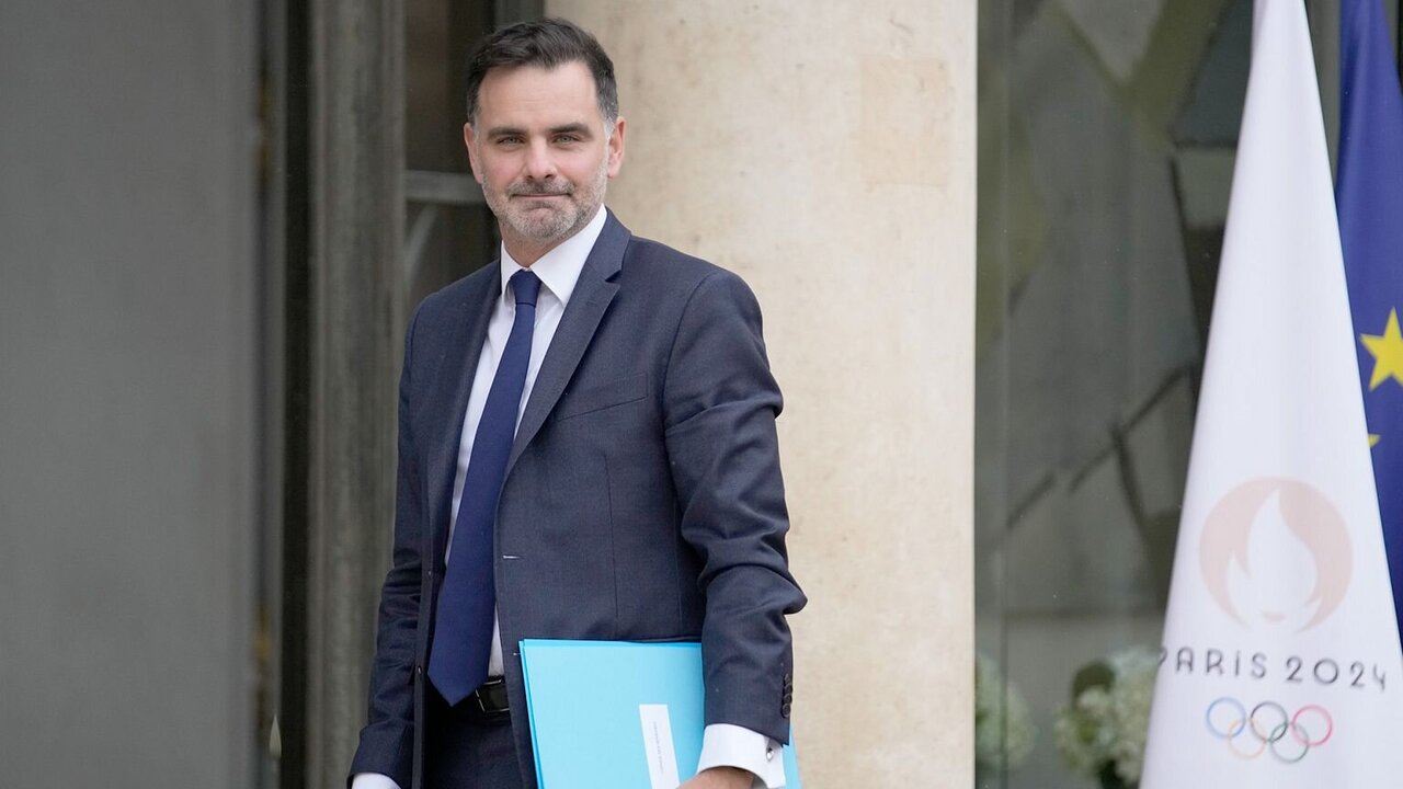 France’s Government Faces Criticism Over Strict Budget Plan