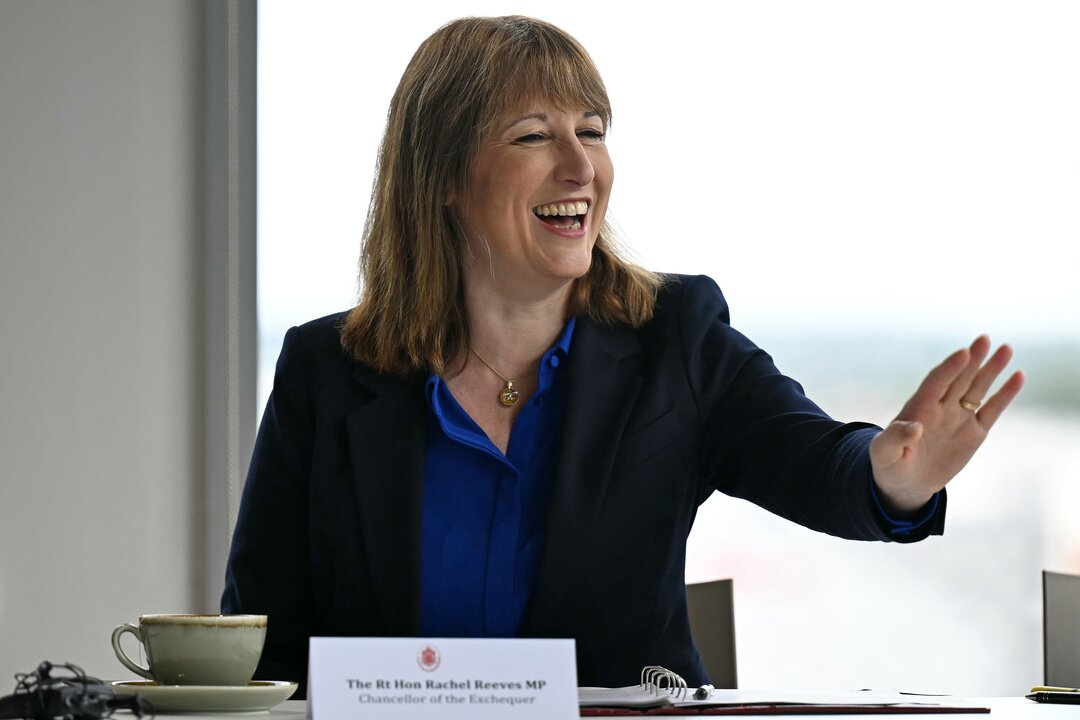 UK Unveils Strategy to Cut Red Tape and Boost City Growth
