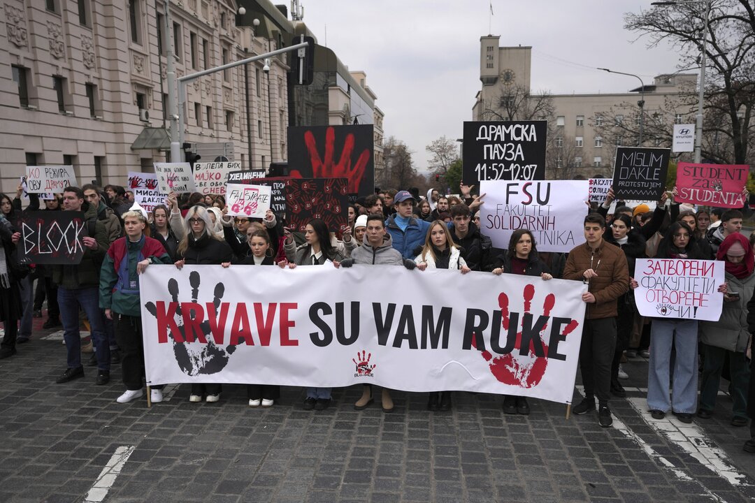 Srbija se suočava sa protestima vođenim od strane studenata nakon gneva zbog urušavanja krova.