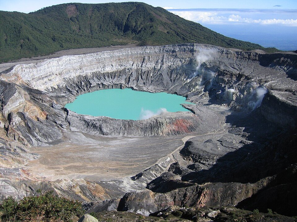 Poás Volcano Maintains Elevated Activity