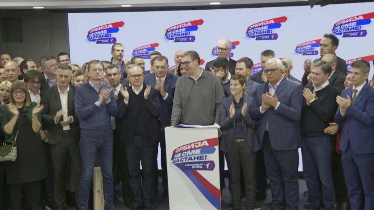 Ankete signaliziraju političke probleme za predsednika Srbije Vučića.