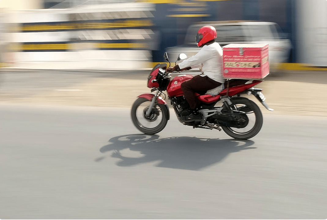 Kuwait Bans Delivery Bikes During Peak Heat Hours