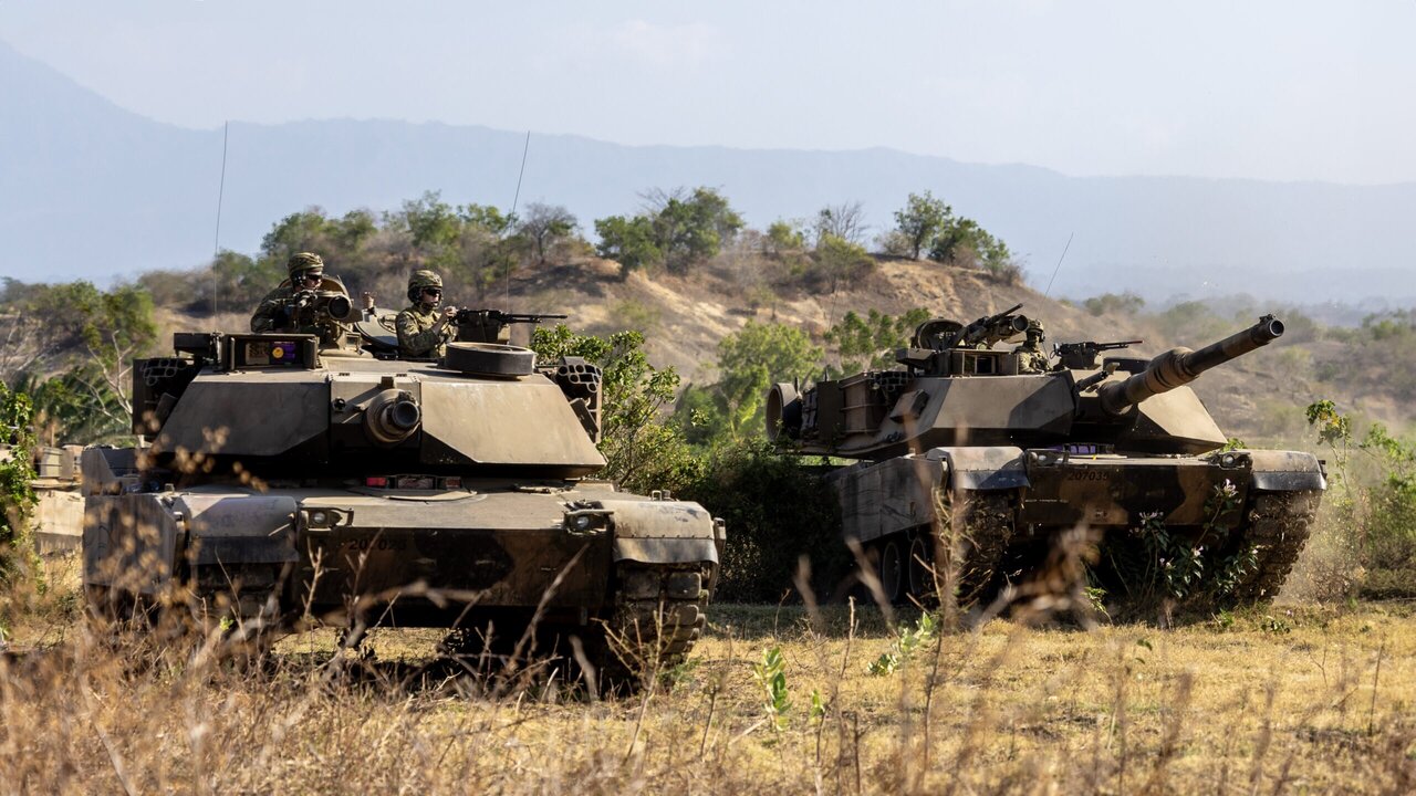 Australia Delivers First Abrams Tanks to Ukraine