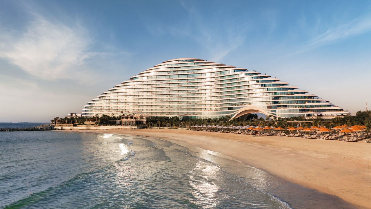 Dubai's Jumeirah Marsa Al Arab Sets New Standard in Coastal Living