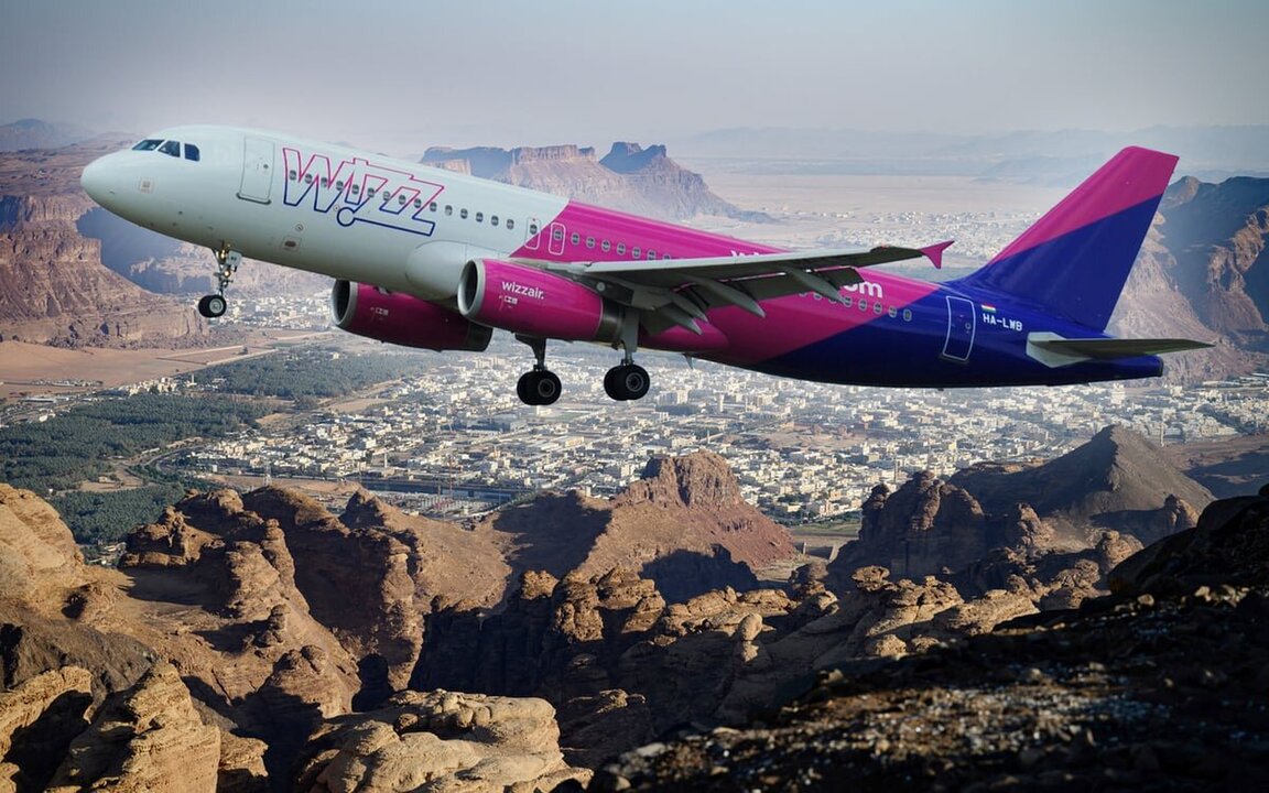 Wizz Air Flight Makes Emergency Landing in Amsterdam After Cockpit Smoke Incident