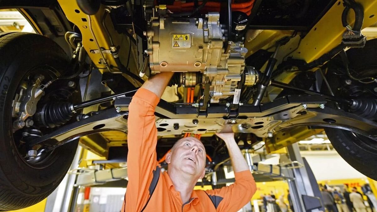 Germany’s Private Sector Activity Expands Slightly in July