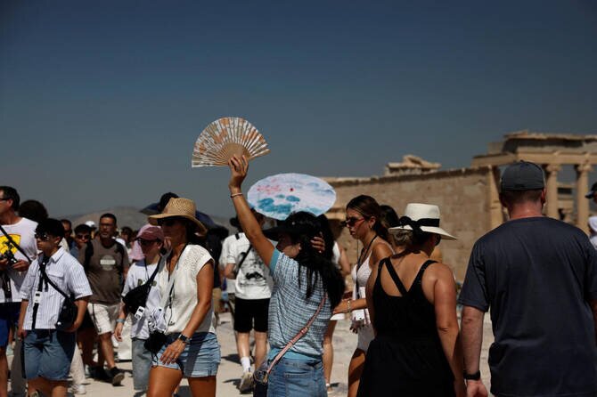 Greece Faces Extended Heatwave as Temperatures Reach Near-Record Levels