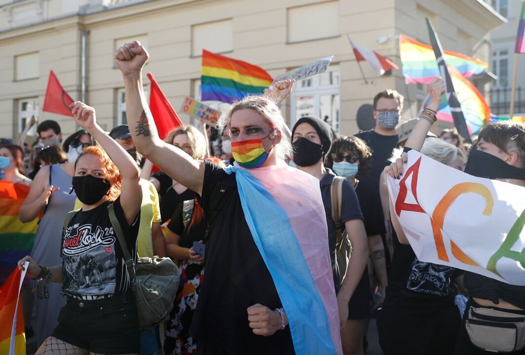 Deutschlands Pride-Paraden wehren sich gegen wachsende Feindseligkeit.