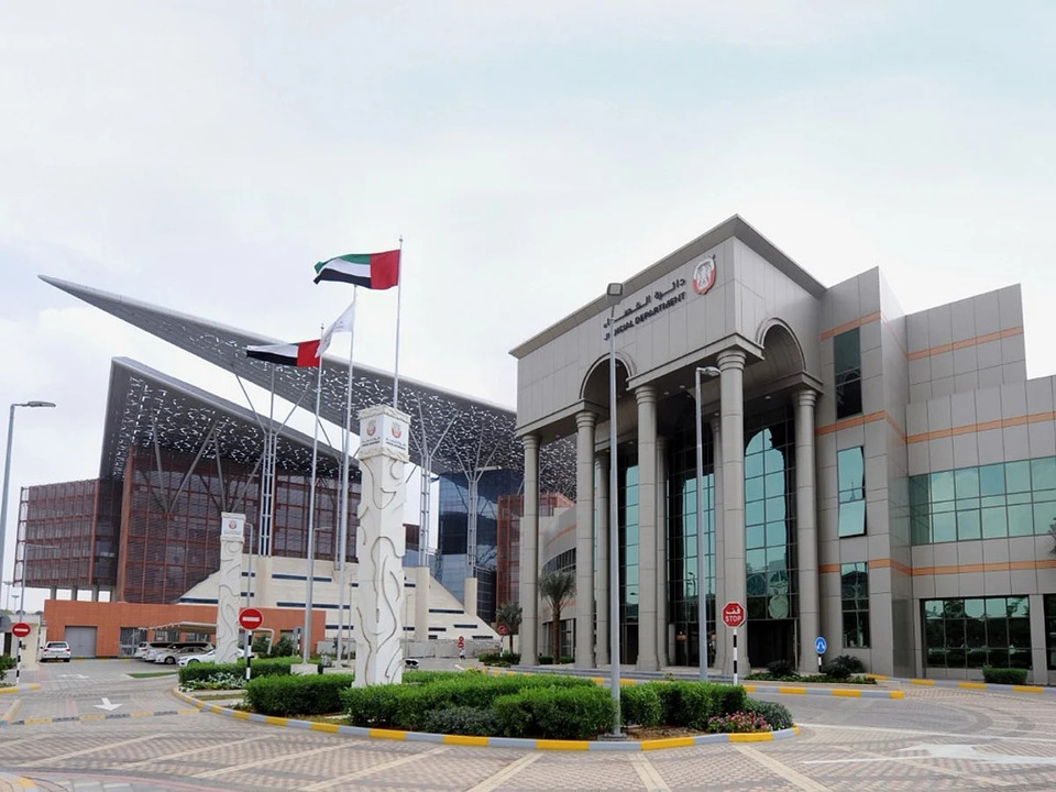 Abu Dhabi Court Orders Dh100,000 Compensation Over Unlawful Fund Seizure