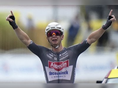 Kaden Groves remporte l'étape pénultième en échappée solitaire