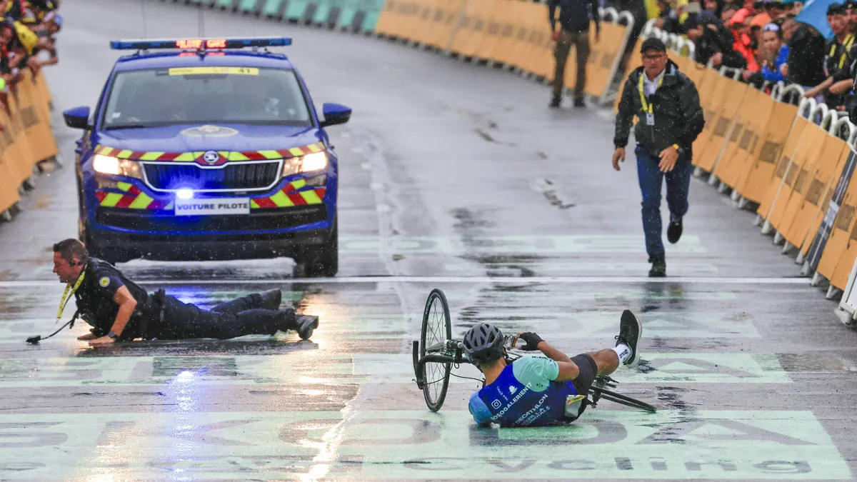Un intrus de la scène condamné après une perturbation du Tour de France.