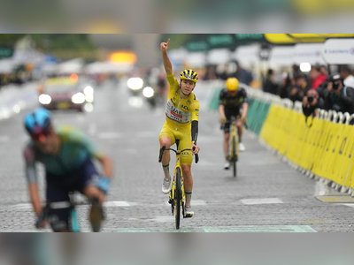 Tadej Pogačar remporte son quatrième titre du Tour de France.